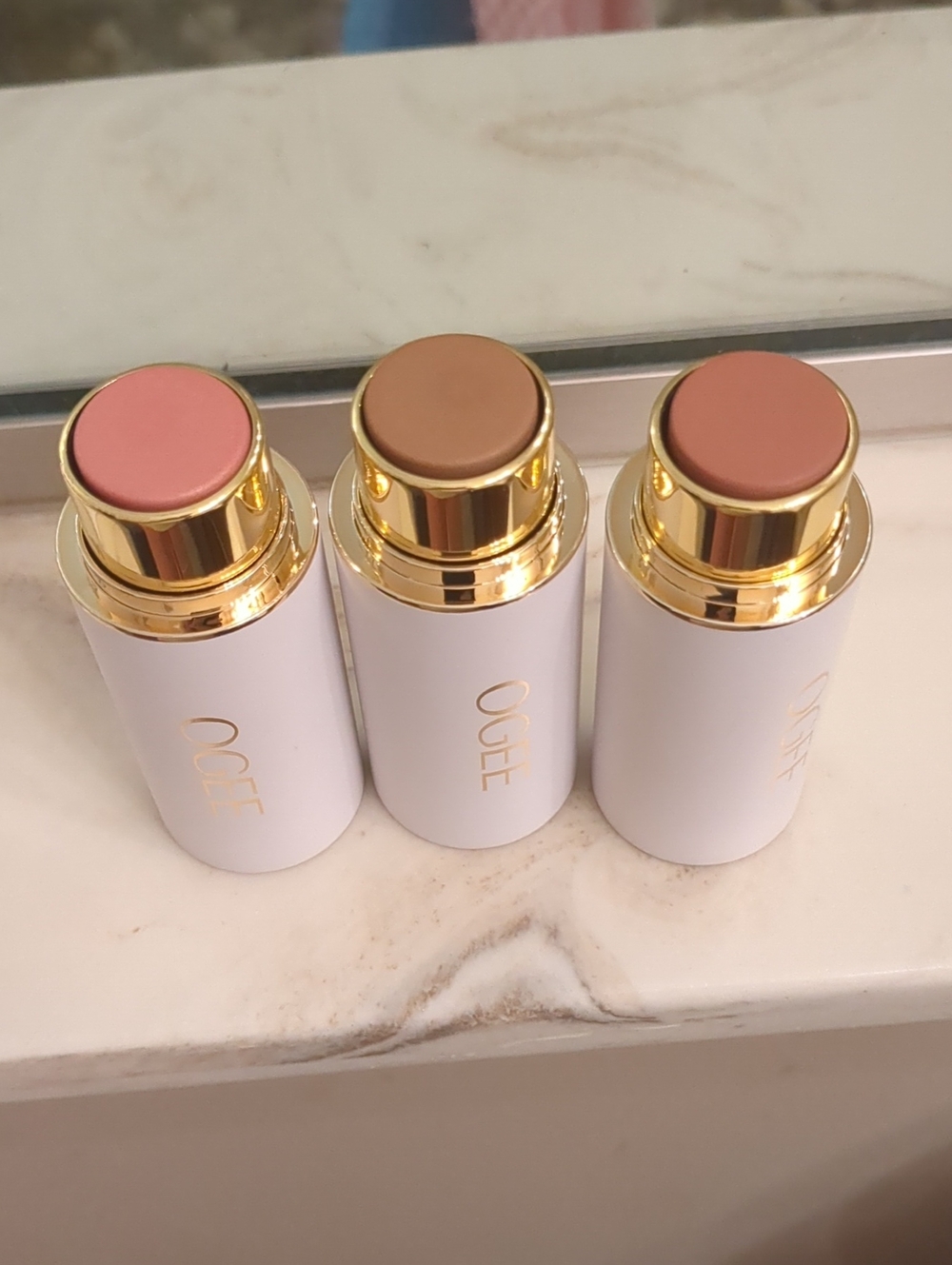 Golden Contour Collection - Picture 3 of 5